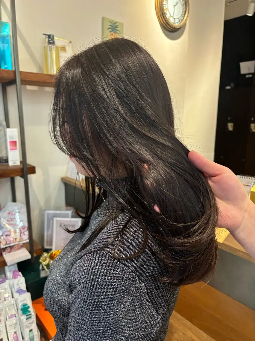 ロング カラー ヘアカラー トリートメント Lisa🪄似合わせ ／デザインカラーのヘアスタイル