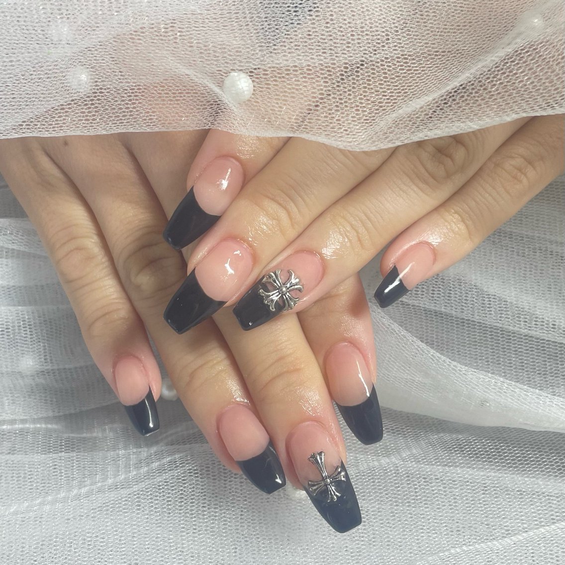 ネイル フレンチネイル シルバー ハンドネイル Chul Nail 愛莉のネイルデザイン