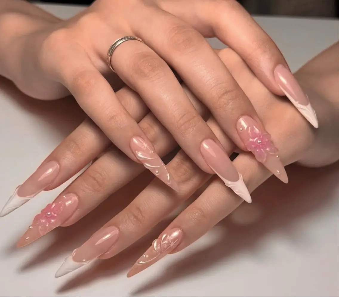 ネイル グラデーション キラキラネイル ワンカラーネイル 冬ネイル Jenn Nail Salonのネイルデザイン