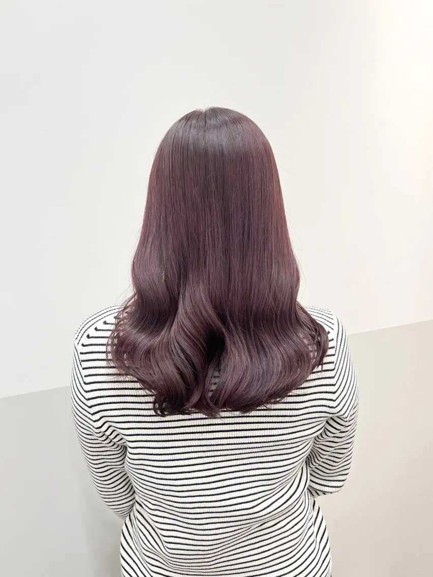 ミディアム カラー ヘアアレンジ カシス 透明感カラー ハイライトカラー ピンクカラー ハイライト カット ヘアカラー 似合わせレイヤー/ 美髪縮毛矯正/ミナエのヘアスタイル