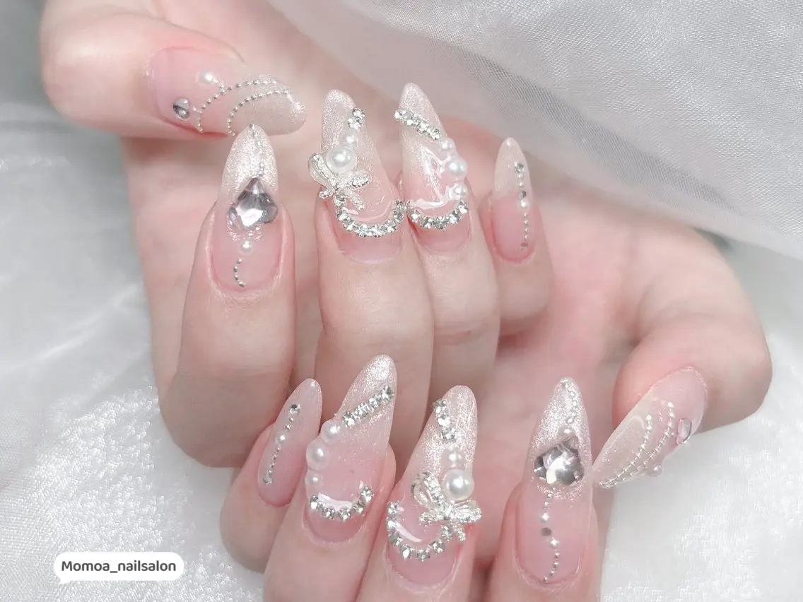 ネイル キラキラネイル 韓国ネイル スカルプネイル ハンドネイル MoMoA Nail ネイル長さ出し専門店のネイルデザイン