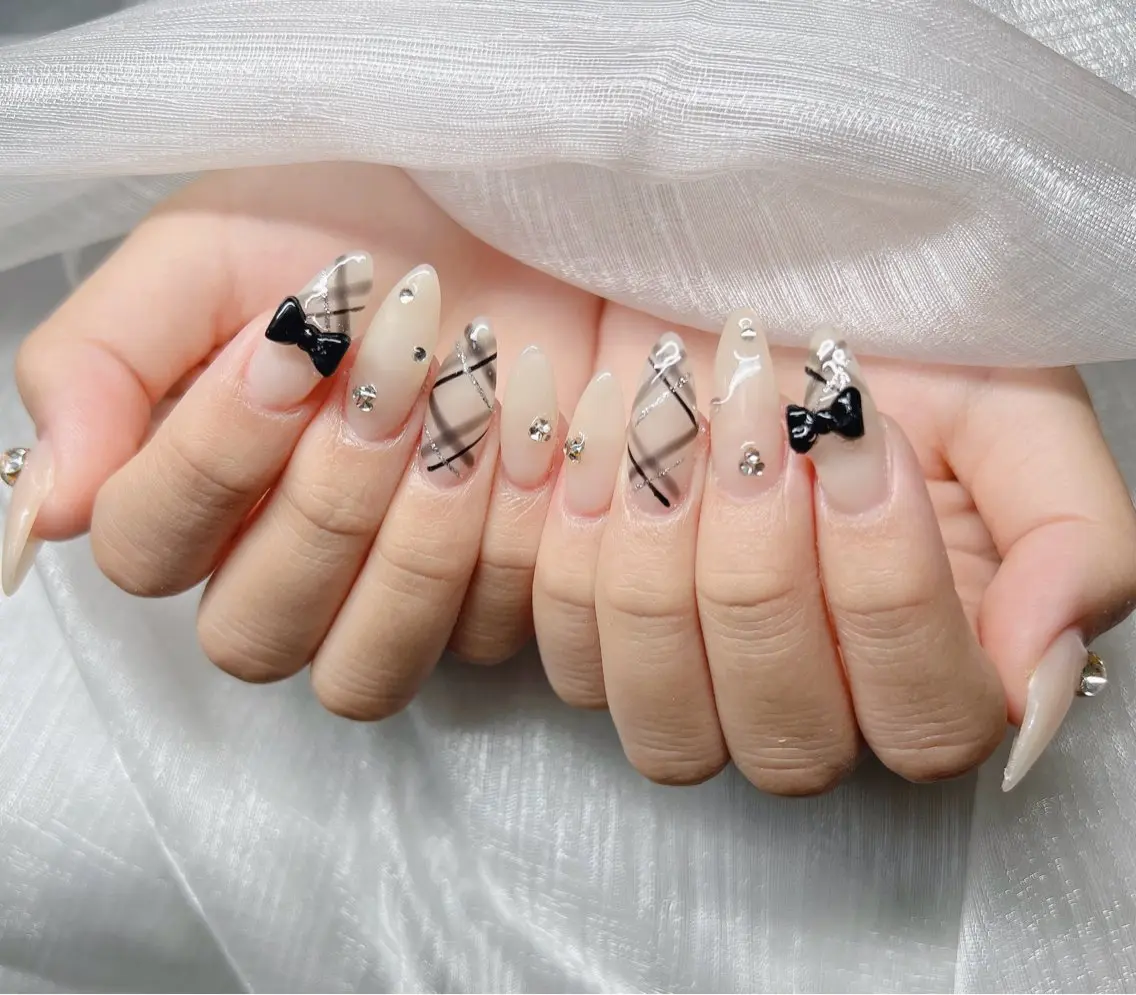 ネイル ハンドネイル Lee Nailsのネイルデザイン