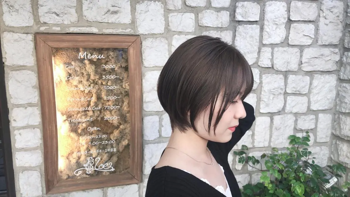ショート カラー パーマ ヘアアレンジ メンズ キッズ ネイル マツエク・マツパ ハンサムショート グレージュ ショートヘア クリアネイル ショートネイル カット ヘアカラー トリートメント 髪質改善/透明感 OAK兵庫のヘアスタイル