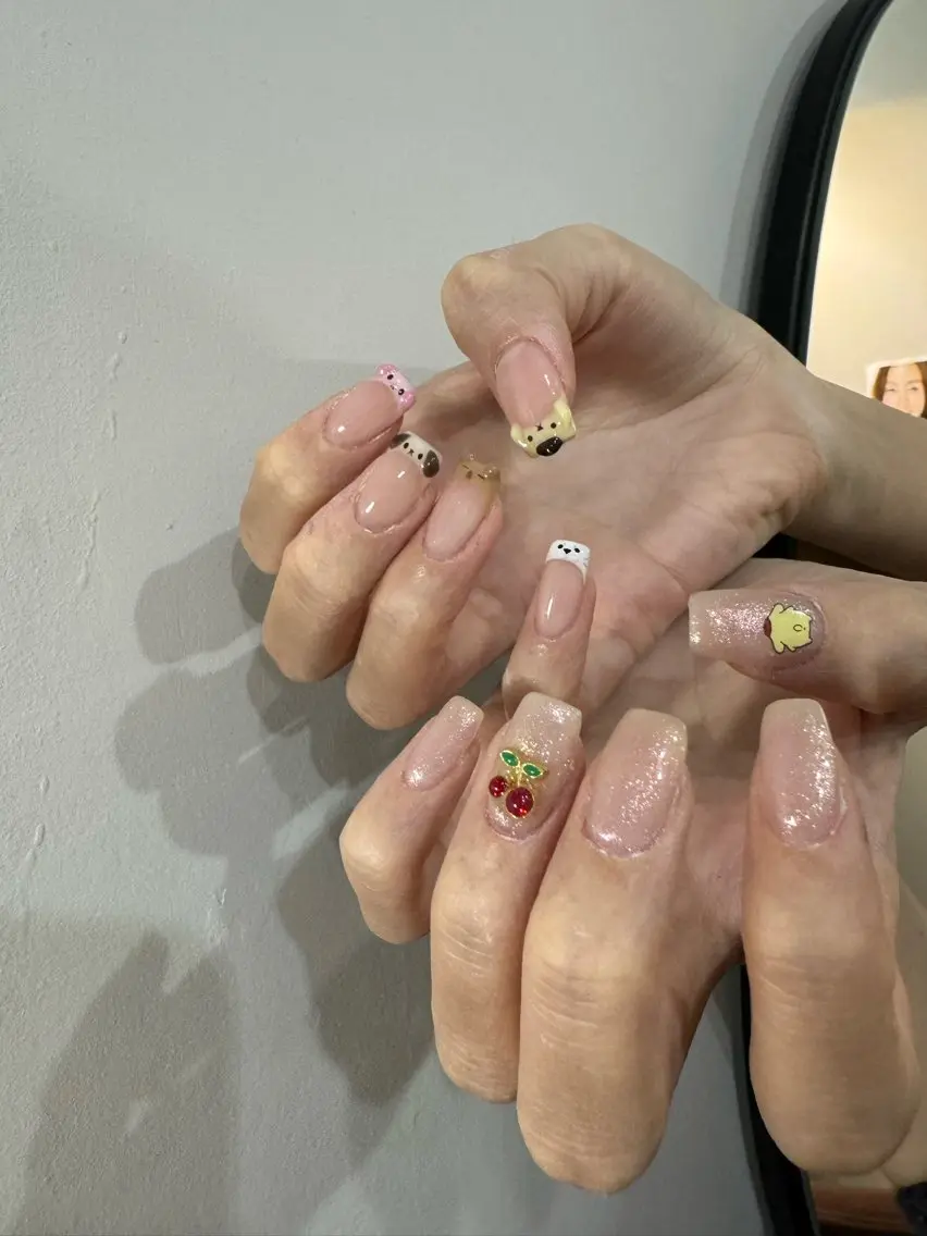 ネイル LAVISH 大和店 emi･:*+のネイルデザイン