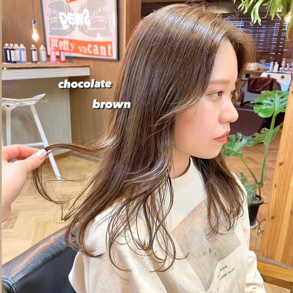 セミロング カラー 透明感カラー 前川 朋香のヘアスタイル