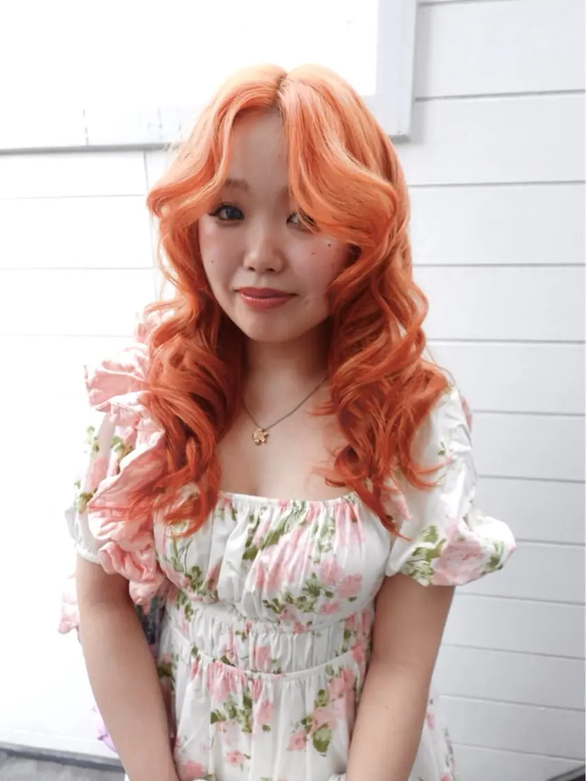 ロング カラー カット ヘアカラー トリートメント MIMI🌻໋᳝݊ 個性派カラー⑅ ⸝꙳のヘアスタイル