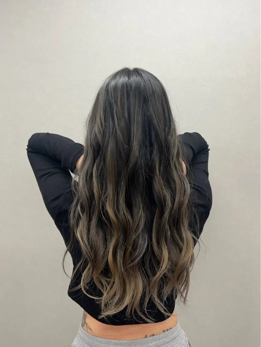 ロング カラー ハイライト🌺 ZIONのヘアスタイル