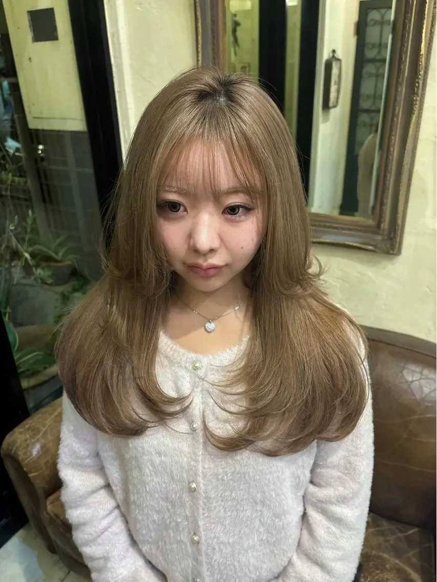 ロング レイヤーカット りく レイヤーカット ケアブリーチのヘアスタイル