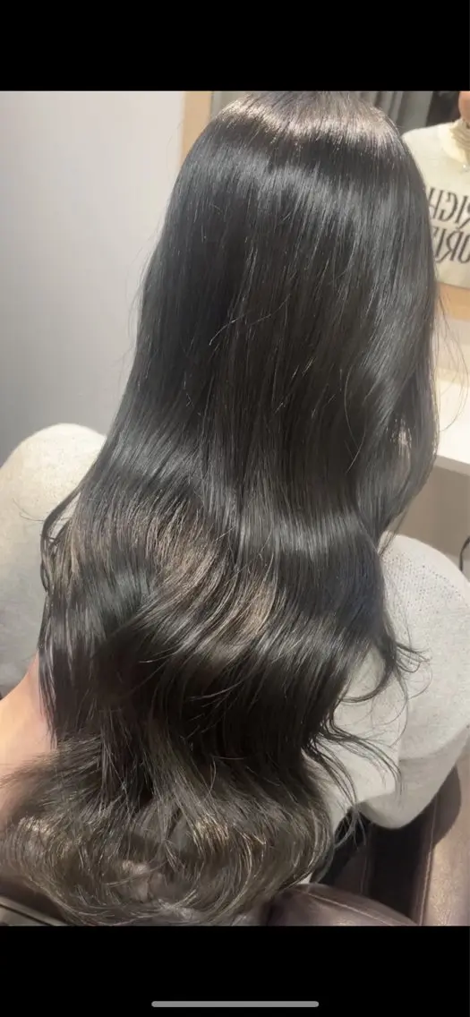 ロング カラー ブリーチ ブルーカラー ブルーグレー グレージュ ブリーチなしカラー カット ヘアカラー トリートメント ご新規様限定 透明感カラーKANAのヘアスタイル