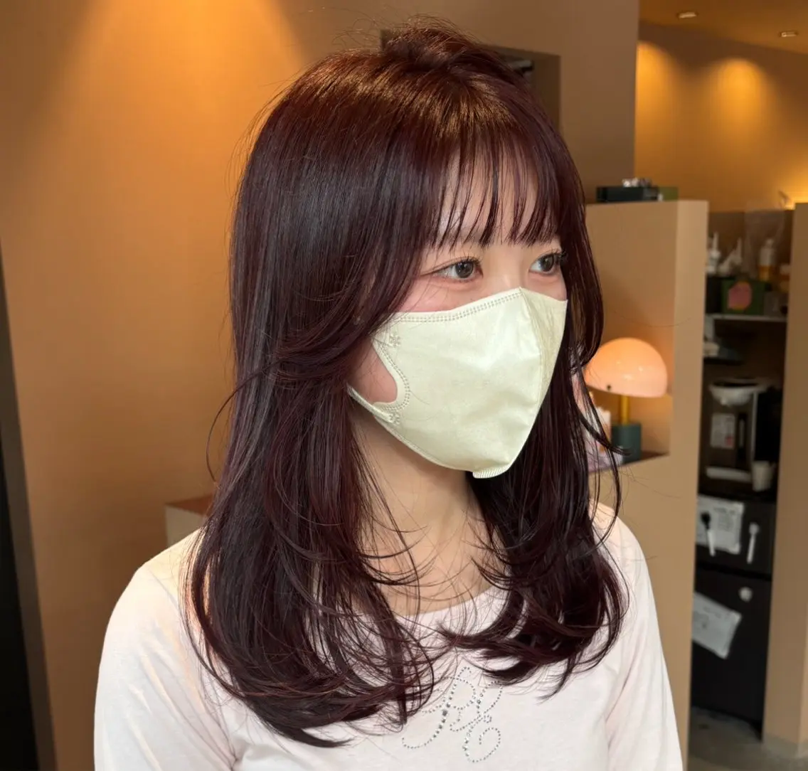 ミディアム カラー レッドカラー 髪質改善 レイヤーカット トリートメント カット ヘアカラー やまぐち もえかのヘアスタイル