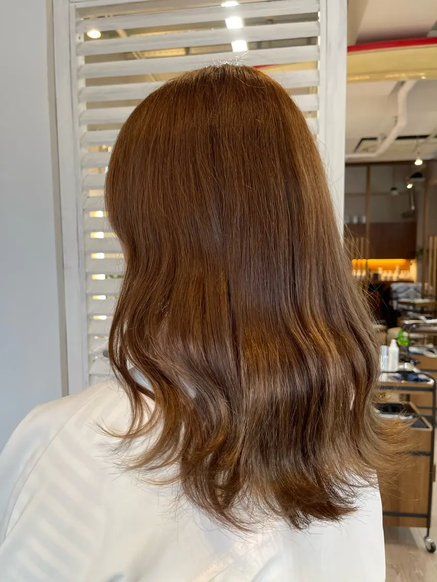 セミロング カラー ベージュカラー ブリーチ ブラウンカラー ブラウンベージュ ヘアカラー 寺田 さゆみのヘアスタイル