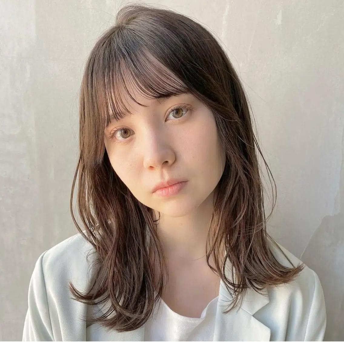 セミロング 顔まわりレイヤー 顔周りカット レイヤーカット カット トリートメント 吉川 陽菜のヘアスタイル