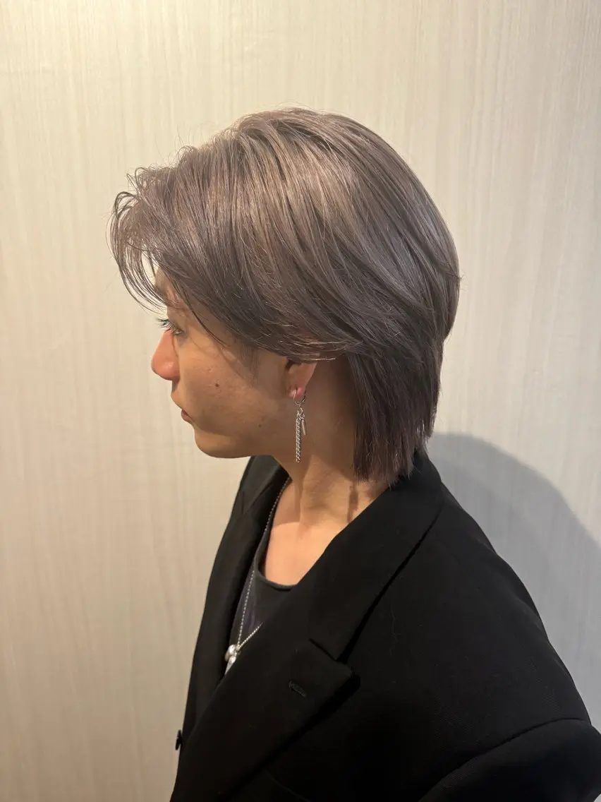 カラー シルバー 八木 輝のヘアスタイル
