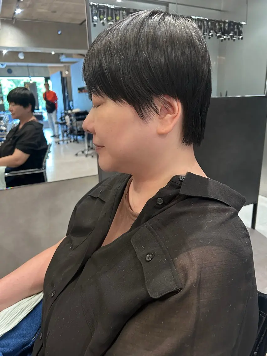 ショート Miku / カットモデル伏見 栄のヘアスタイル