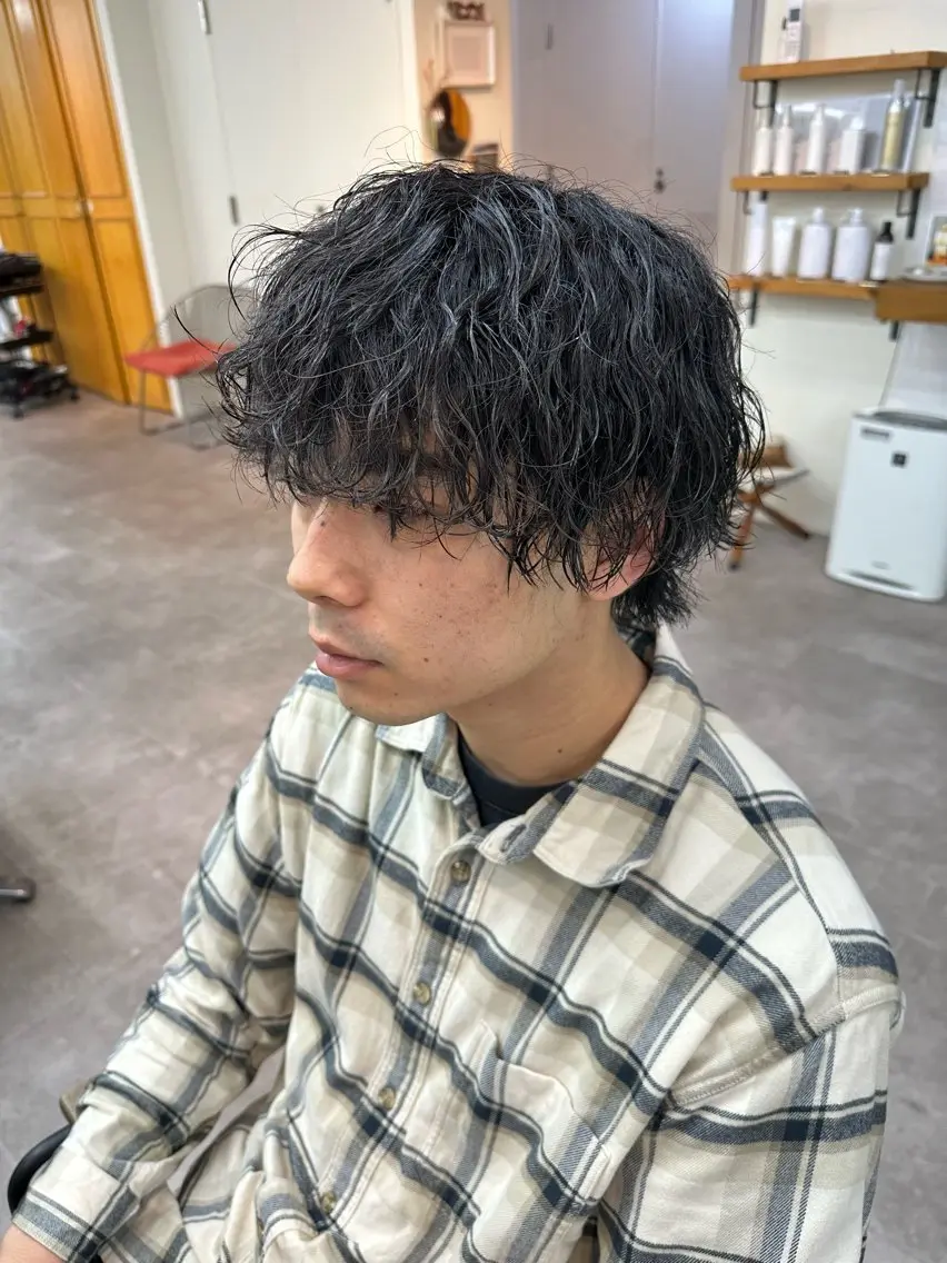 ショート パーマ メンズ 波巻きパーマ メンズウルフカット ウルフカット JINKIメンズ特化 メンズカットパーマのヘアスタイル