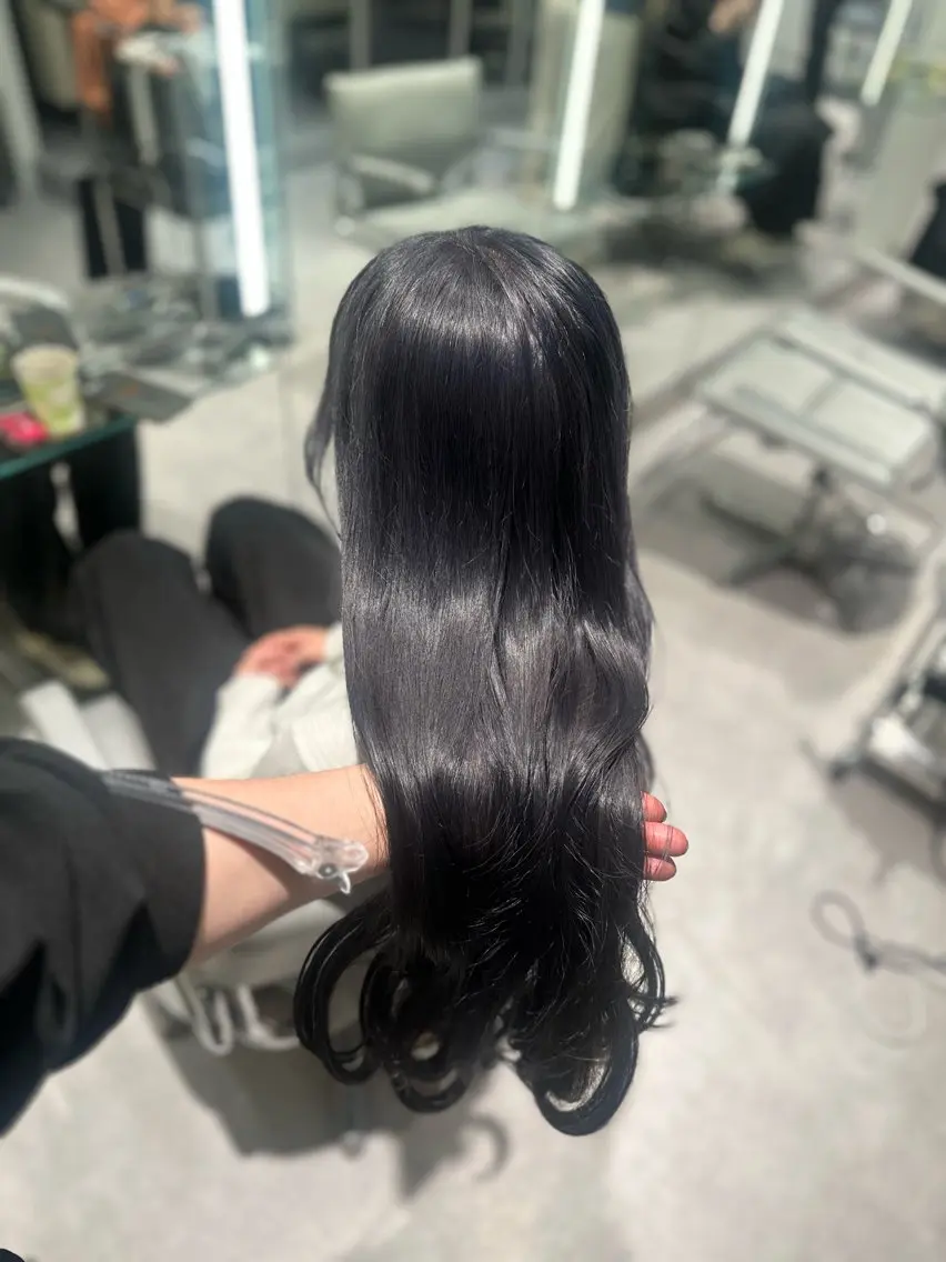 ロング カラー ブリーチ 透明感カラー ラベンダーカラー ラベンダーグレー 髪質改善 支持率 Ｎｏ.1いぶきのヘアスタイル