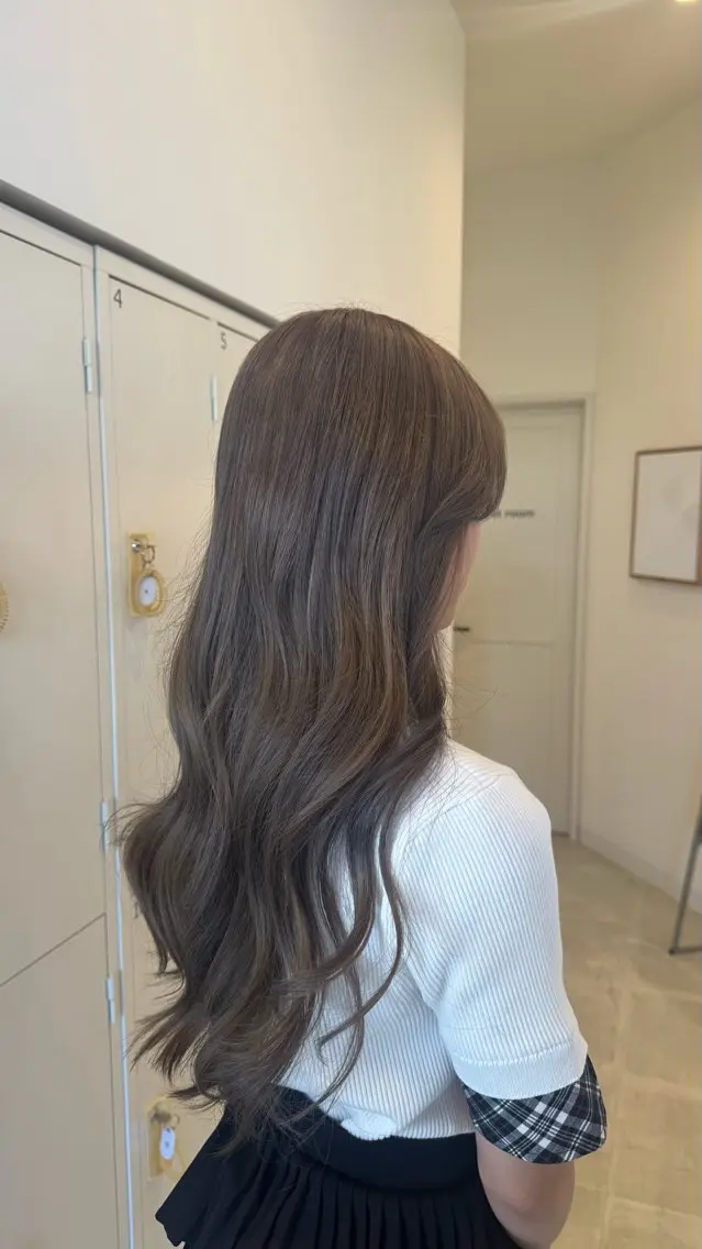 ロング カラー ベージュカラー 透明感カラー ミルクティーベージュ ヘアカラー SARA高吉 華鈴のヘアスタイル