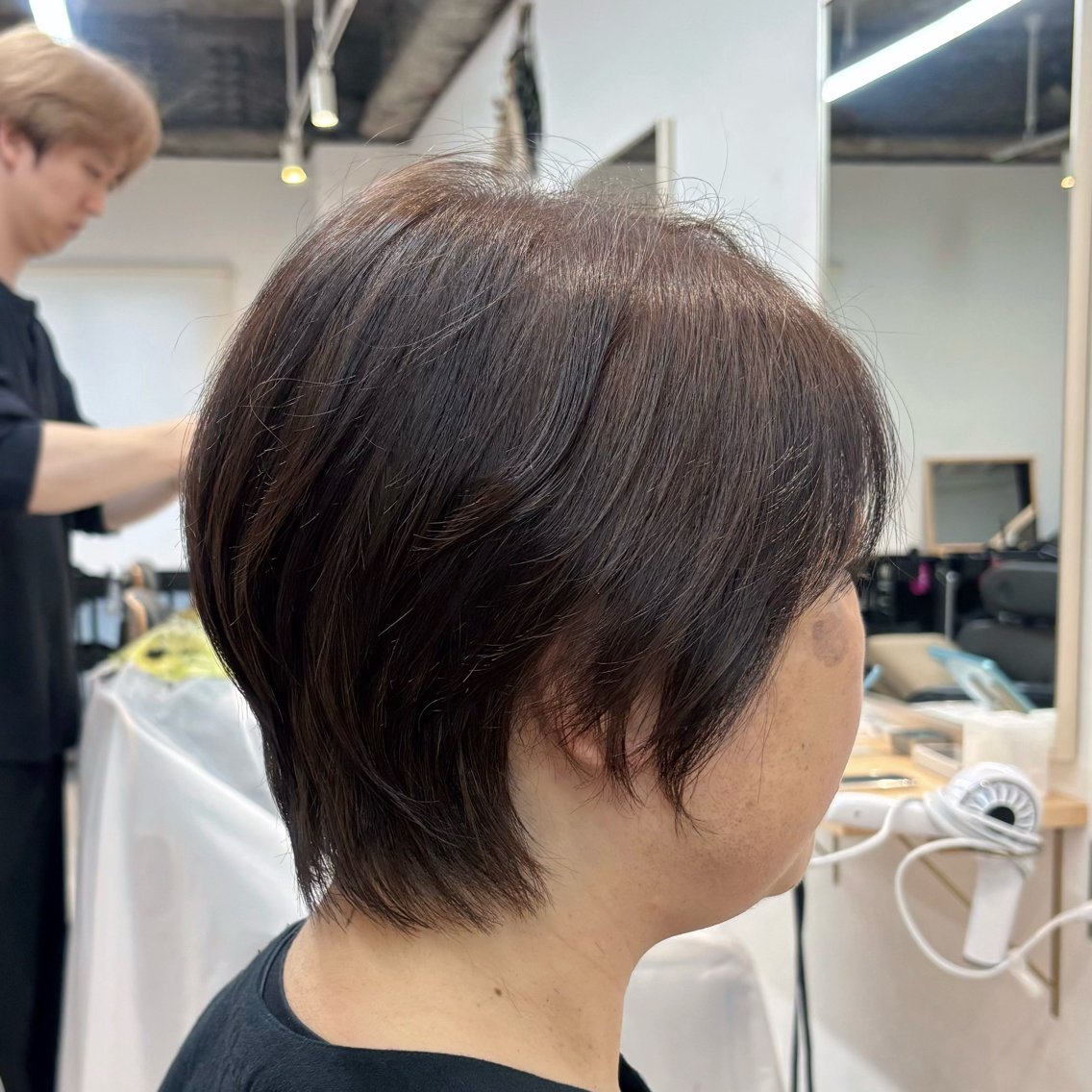 ショート カット ヘアカラー トリートメント レイヤー/艶感 /透明感カラー/うみのヘアスタイル