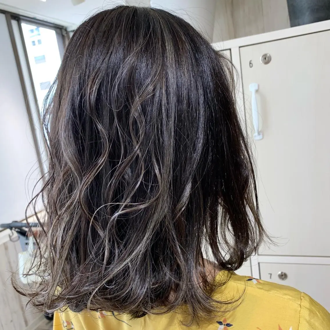 セミロング カラー 心斎橋韓国ボブ 好原良真のヘアスタイル