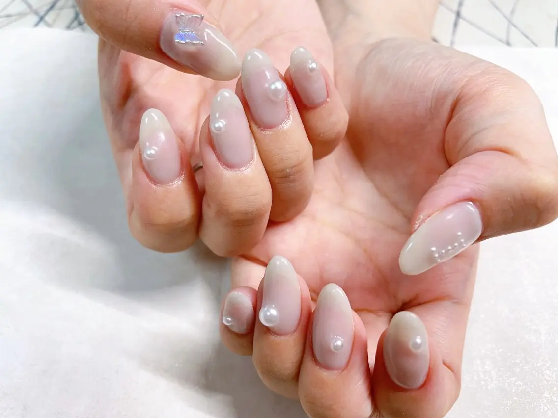 ネイル オーロラネイル フラワーネイル フットネイル フレンチネイル ジェルネイル ハンドネイル mogunail &blowのネイルデザイン
