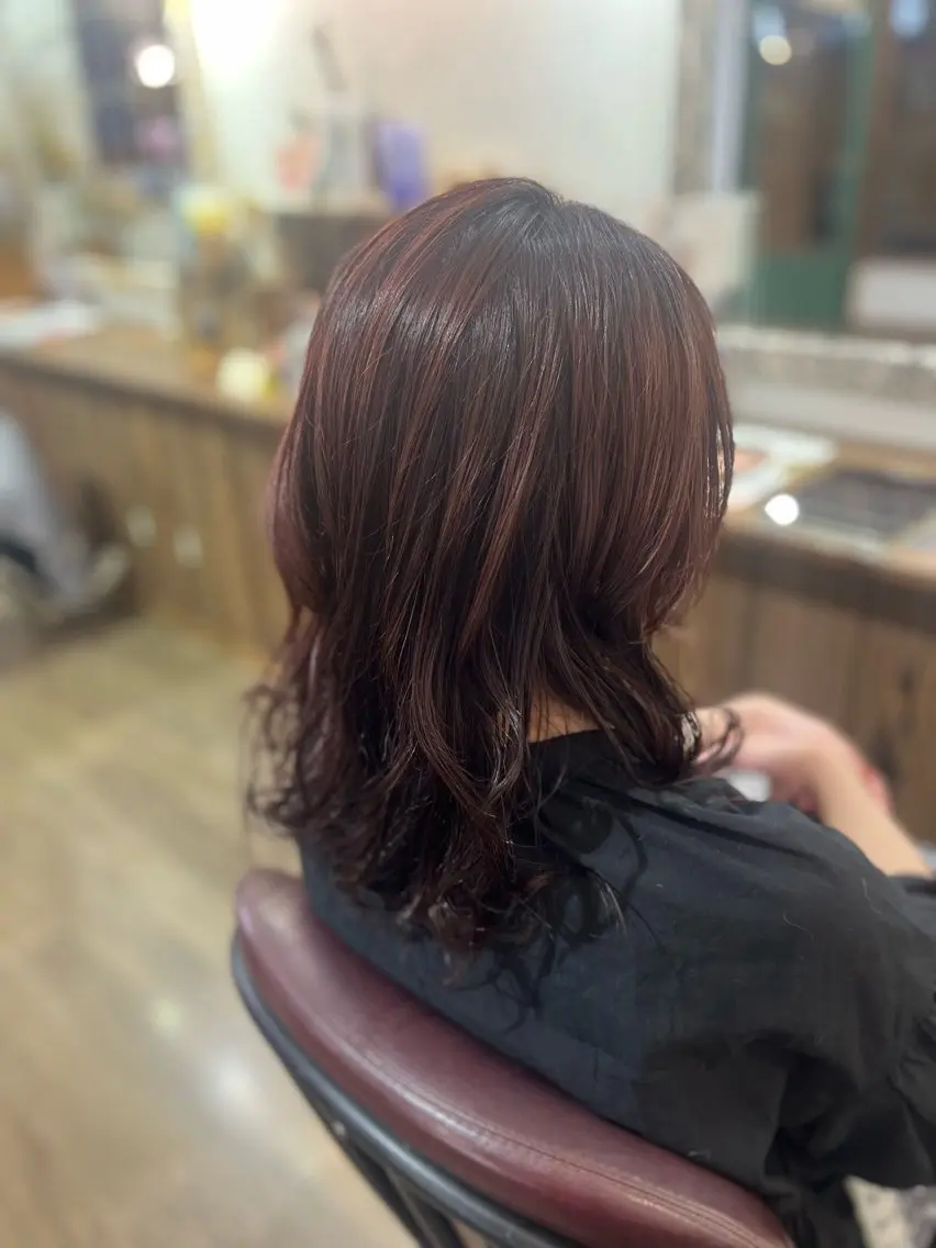 セミロング ヘアカラー 小片 百音のヘアスタイル
