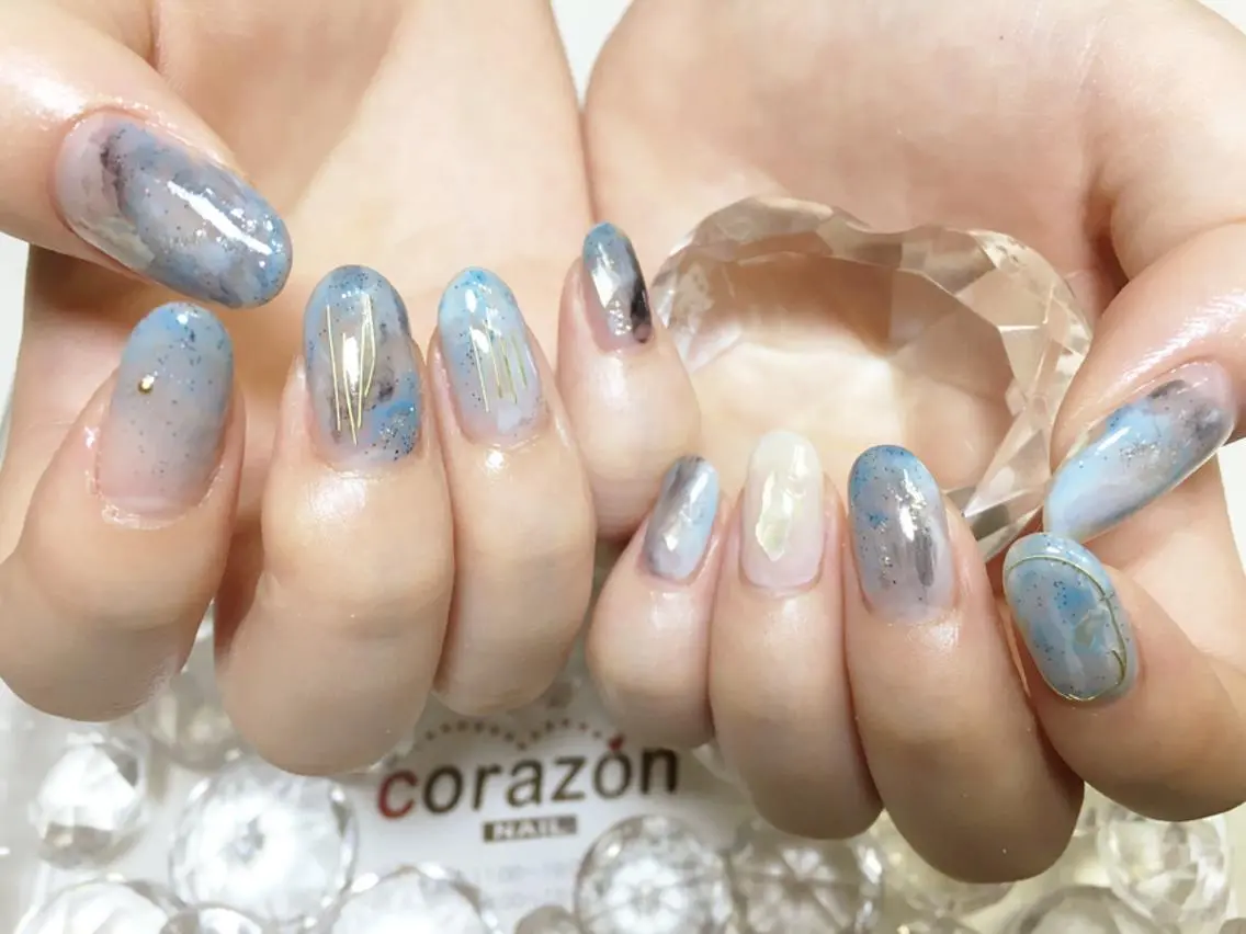 ネイル アートネイル ゴールド 水色 ニュアンスネイル ネイリスト aicoのネイルデザイン