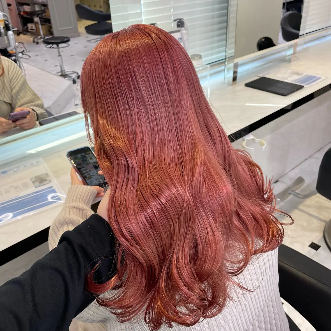 ロング カラー ヘアアレンジ ブリーチ ダブルカラー ピンクカラー ヘアカラー ピンク・ベージュ🩰 カラー🫧とらのヘアスタイル