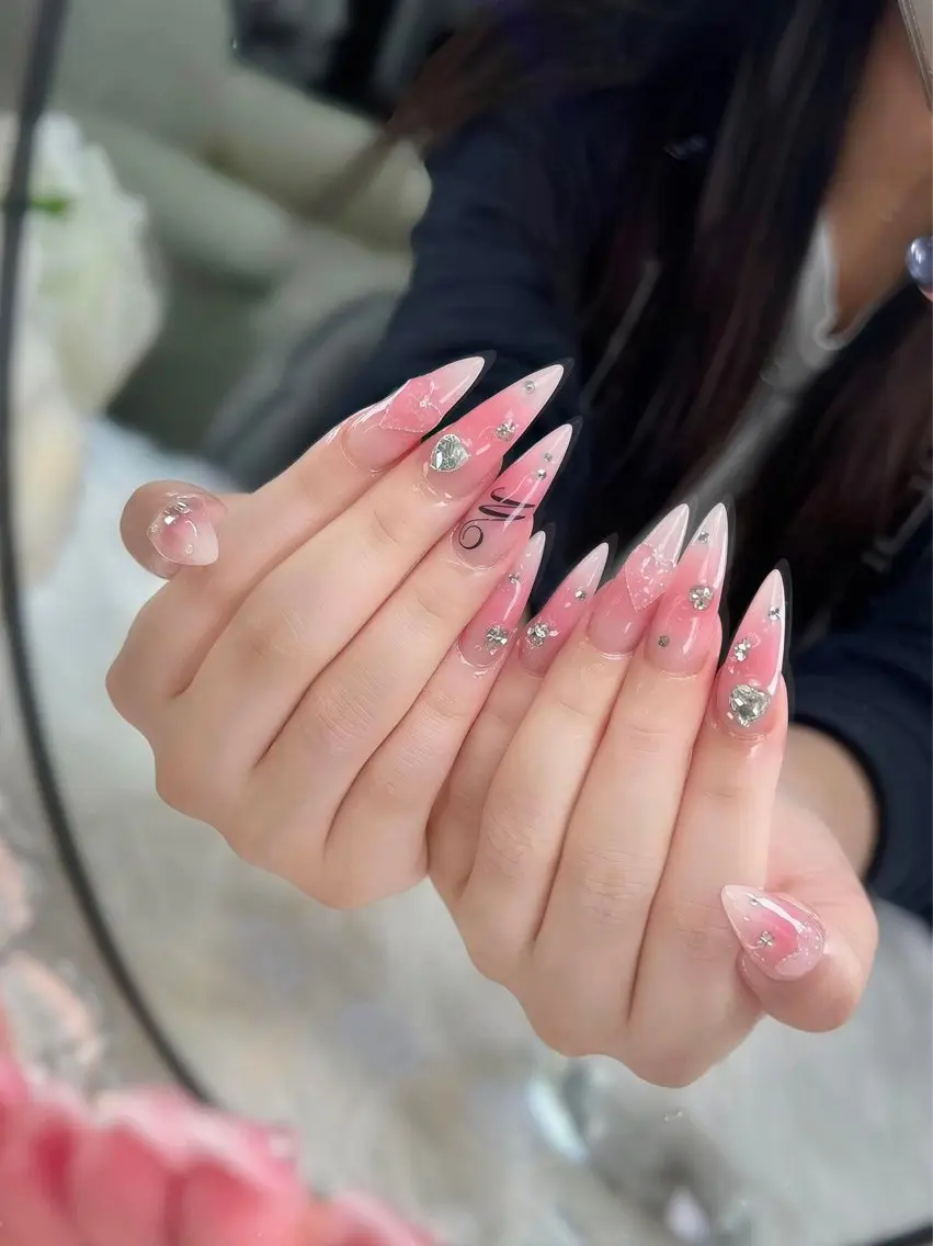 ネイル アートネイル チークネイル フレンチネイル ジェルネイル ガーリー ハンドネイル ハンドケア Nova Nail Nambaのネイルデザイン