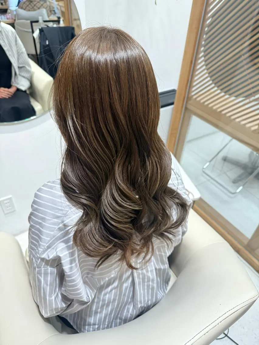 ロング カラー カット ヘアカラー トリートメント 安永 涼のヘアスタイル