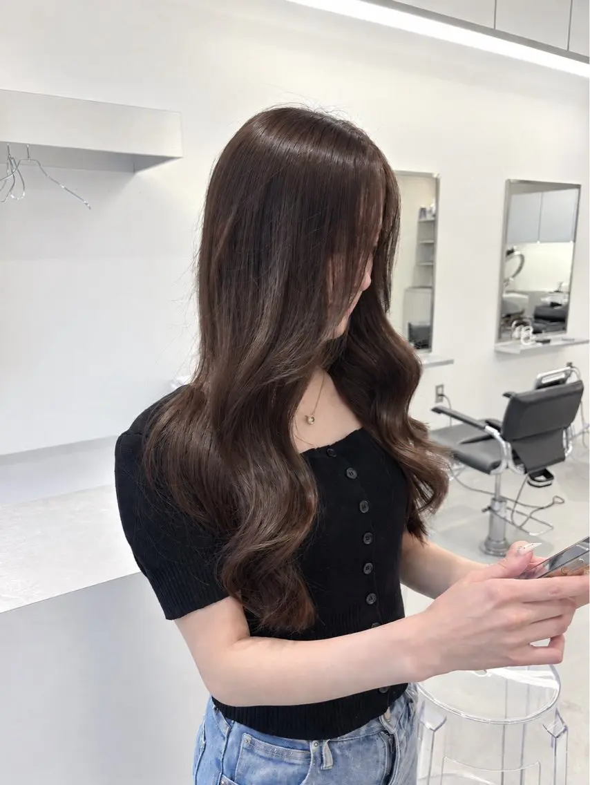ロング 鶴町 桃香のヘアスタイル