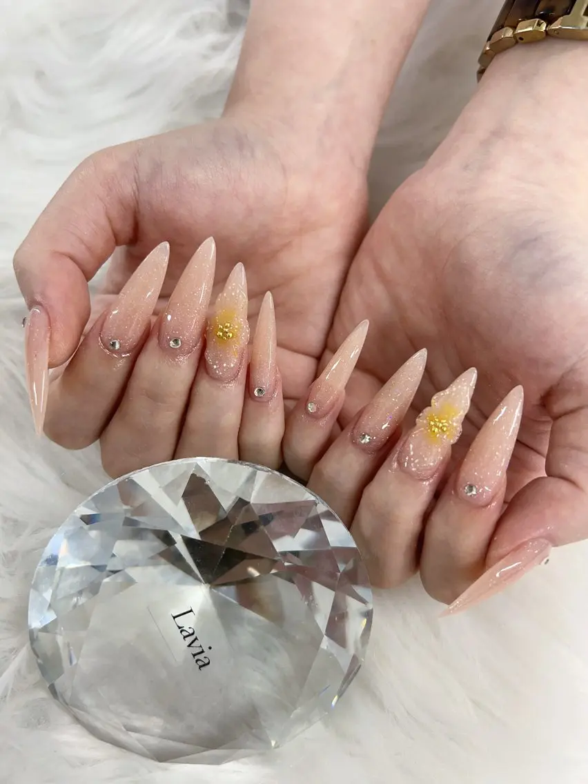 ロング ハンドネイル Lavia akaneのネイルデザイン