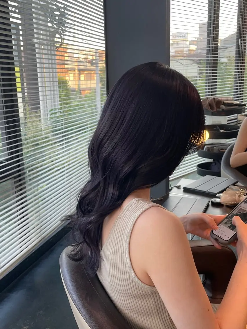 ロング カット ヘアカラー いなおか かなとのヘアスタイル