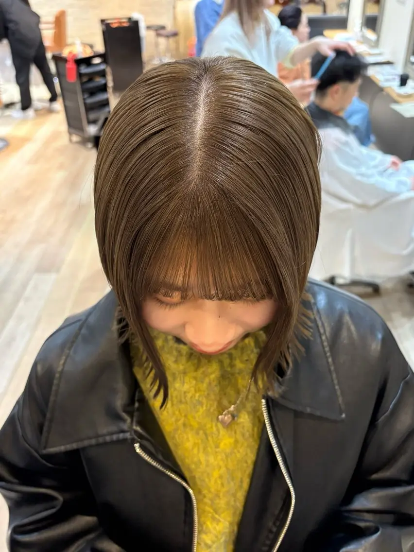 ショート カラー ヘアカラー しおり🍬 KOKORO🤍のヘアスタイル