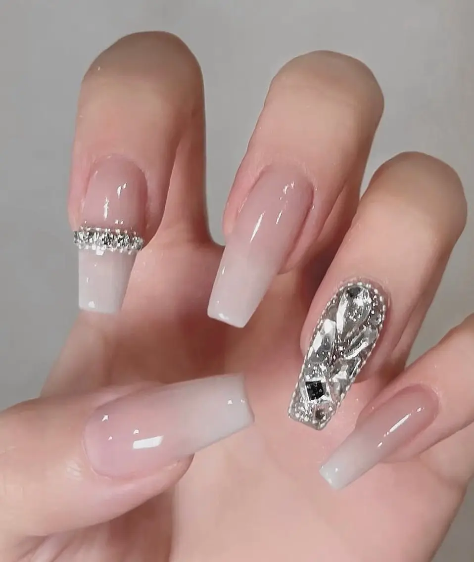 ネイル フレンチネイル ジェルネイル ハロウィン キラキラネイル 韓国ネイル H.baby Nail Salonのネイルデザイン