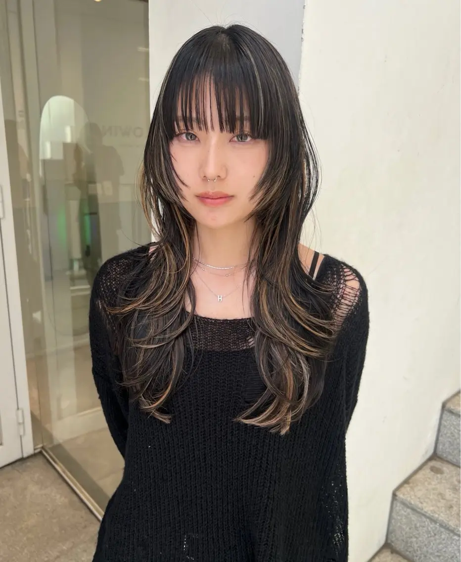 セミロング カラー ハイライトカラー インナーカラー ハイライト レイヤーカット TOMOYA/ ショート、レイヤーのヘアスタイル