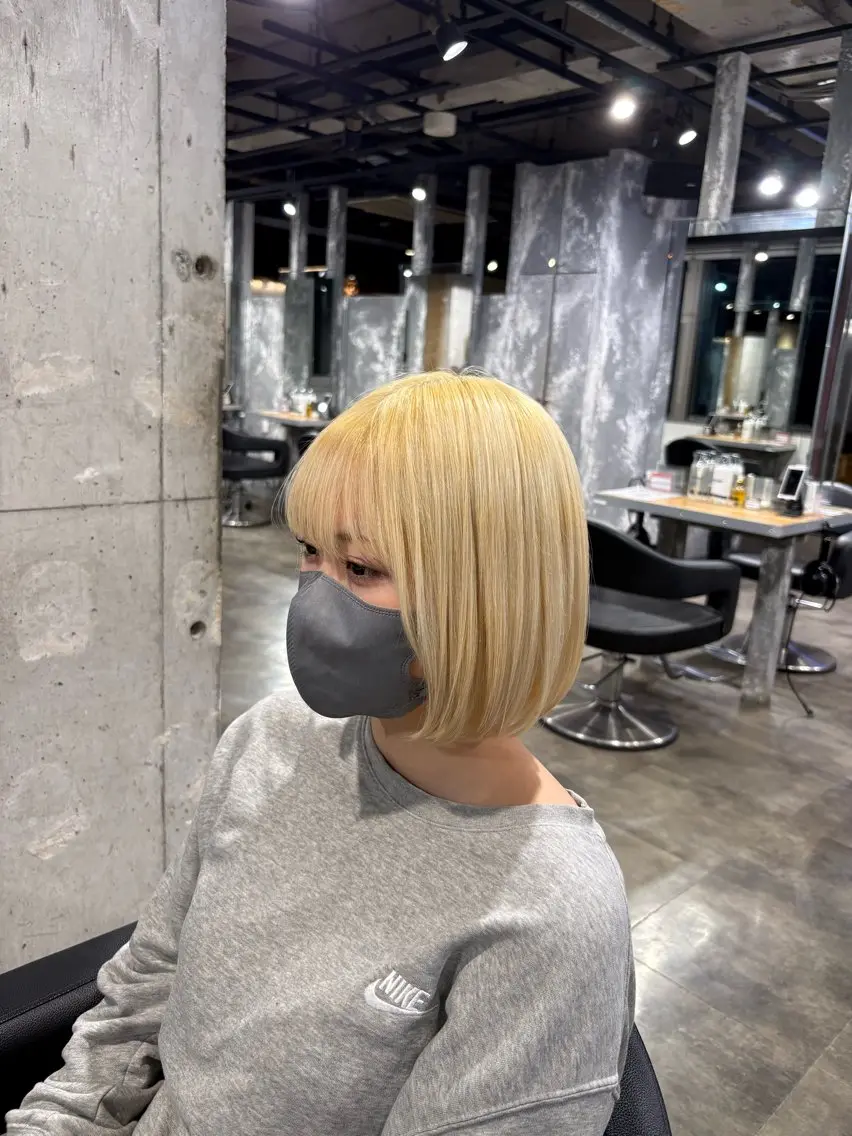 ショート カラー ヘアカラー ハイトーン 横浜💞ミオのヘアスタイル