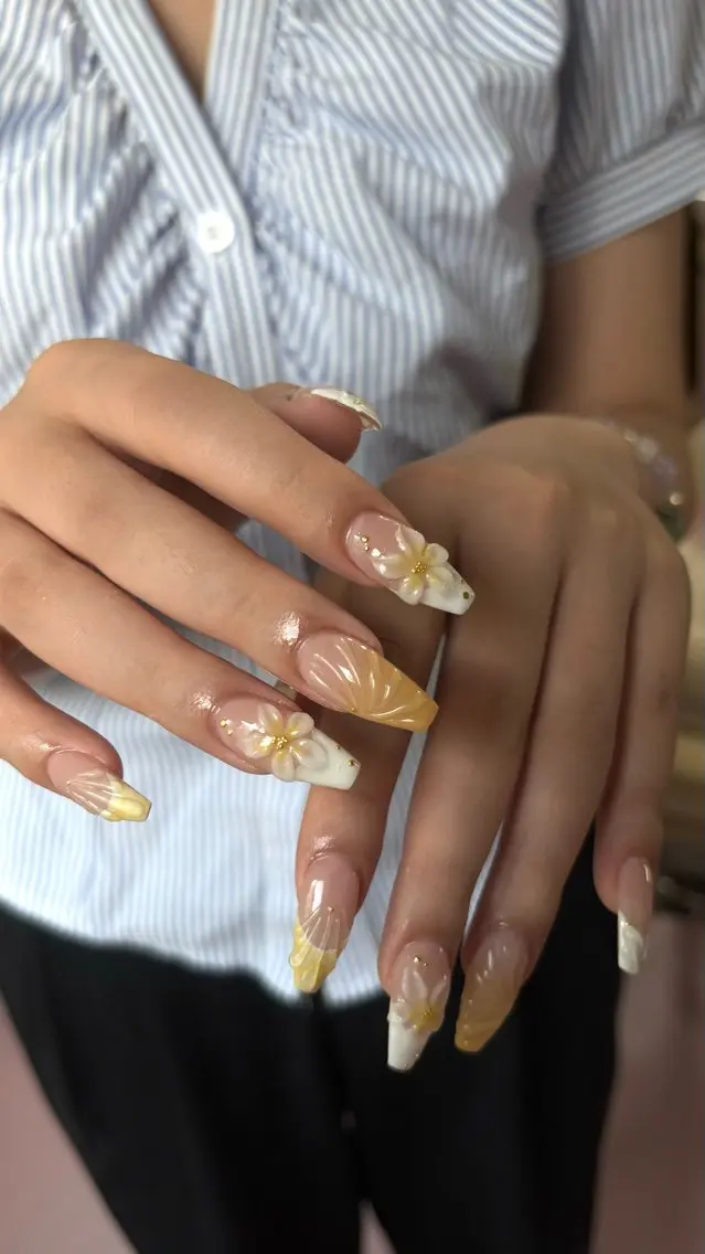 ネイル Nailstudio Hulmのネイルデザイン