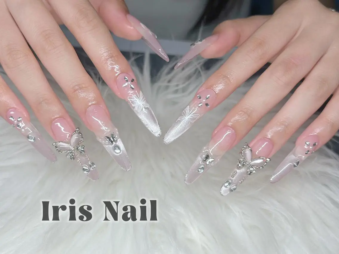 ネイル ハンドネイル ハンドケア 🍒IRIS Nail🌸のネイルデザイン