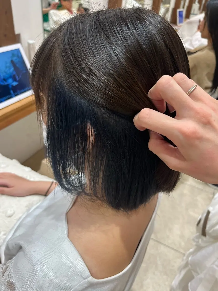 ミディアム カラー ブリーチ ブルーカラー インナーカラー 髪質改善カラー 貝本 遥那 🧸⸝⋆*のヘアスタイル