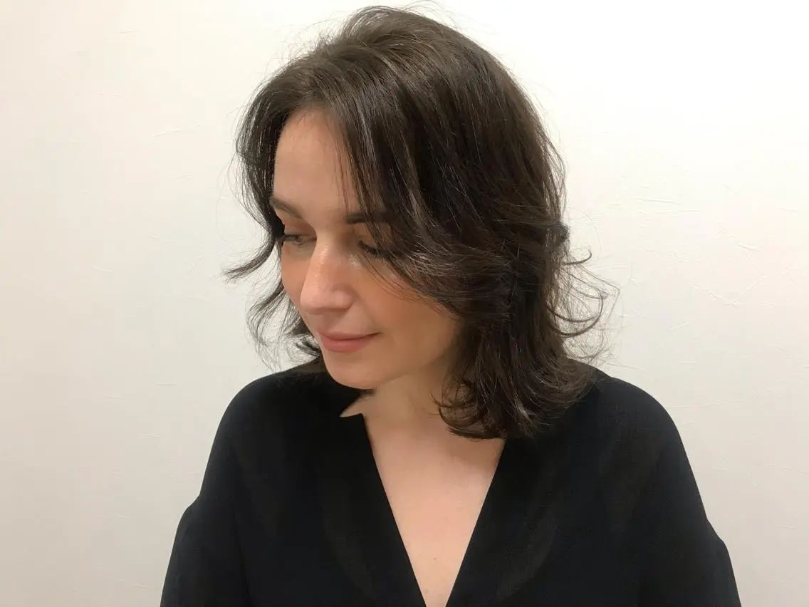 ミディアム カラー アッシュ アッシュブラウン ブラウンカラー ボブ レイヤーカット RHAIRSALON 西山梓のヘアスタイル
