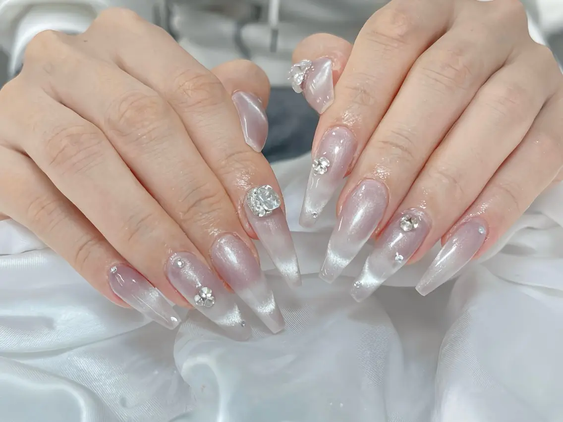 ネイル アートネイル チークネイル ジェルネイル ロングネイル マグネットネイル ハンドネイル Rin Nail 新大久保店のネイルデザイン