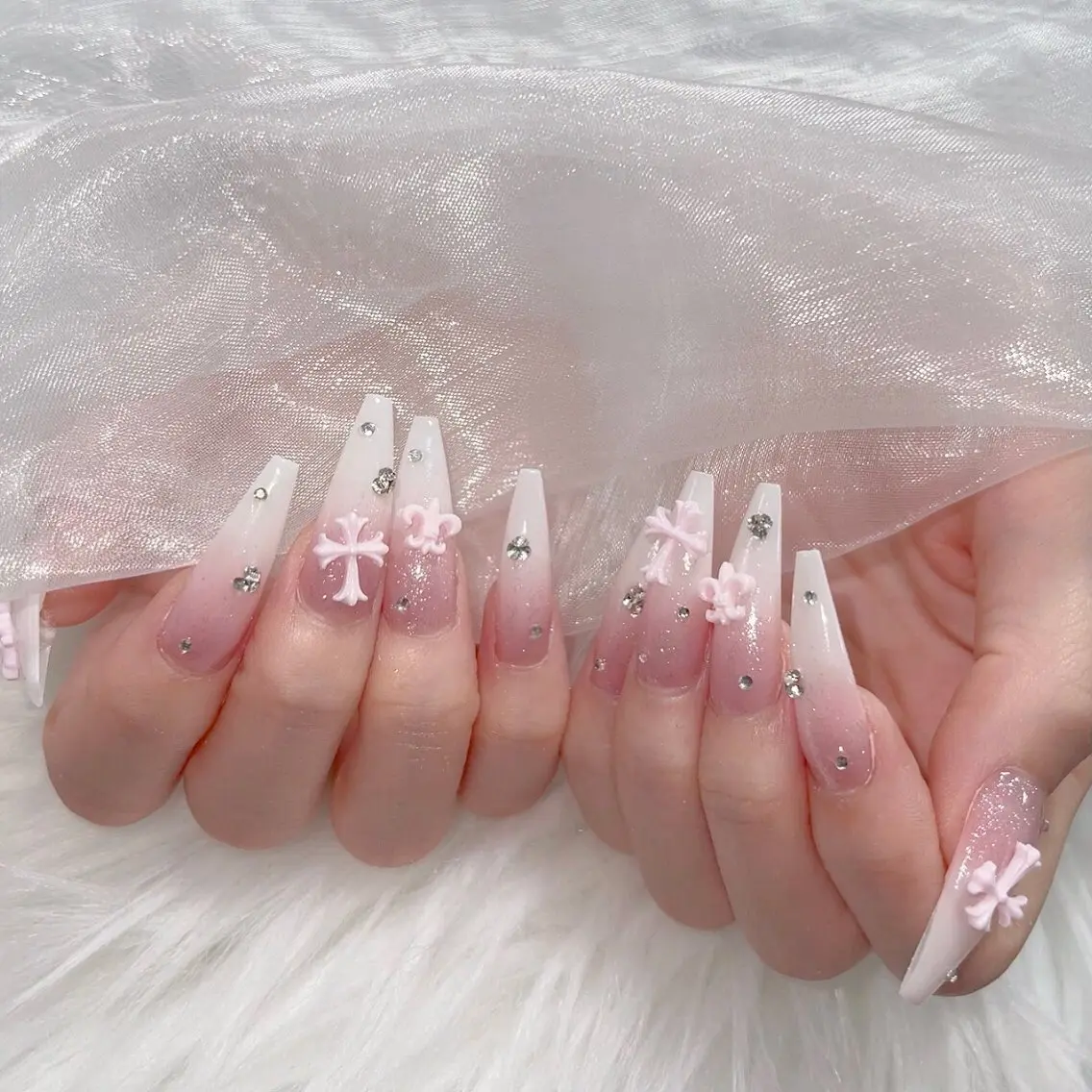 ネイル オーロラネイル 長さ出し フラッシュネイル フレンチネイル ジェルネイル ハンドネイル ハンドケア CiCi Nail Salonのネイルデザイン