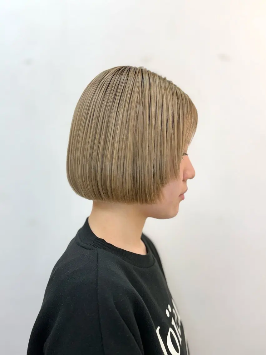 ショート ボブ 顔まわりレイヤー レイヤーカット 冨田 豊のヘアスタイル