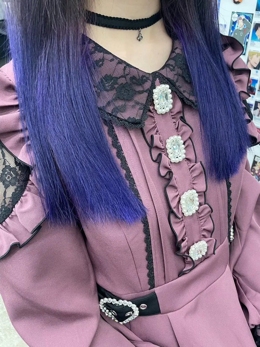 セミロング カラー ヘアカラー インナーカラー 推し ブリーチ  髪質改善のヘアスタイル
