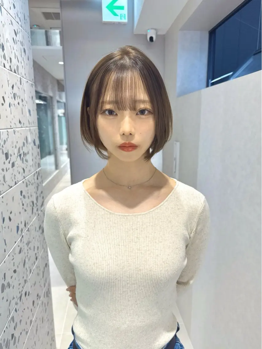ショート カラー ベージュカラー ブリーチ ブリーチなしカラー カット ヘアカラー トリートメント 矢野 晃平のヘアスタイル