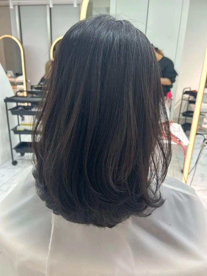 ミディアム カット ヘアカラー トリートメント Shousui Mutsumiのヘアスタイル