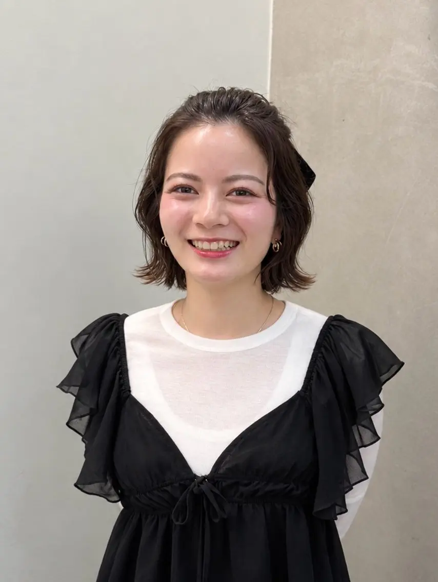 MODEK's Brillerのヘアスタイル