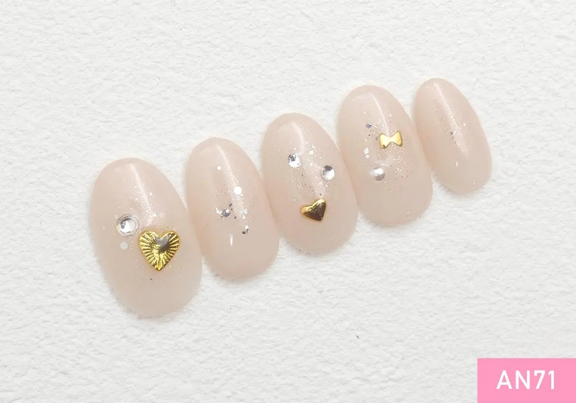 ネイル ゴールド 新橋🫧 Nailのネイルデザイン