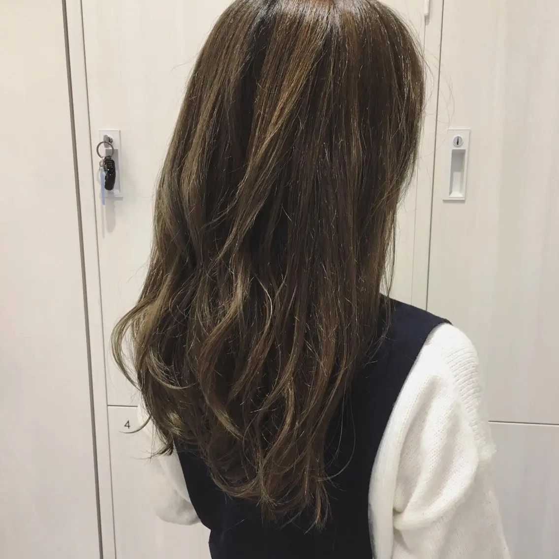 ロング カラー ブリーチ オリーブカラー 似合わせカット/ レイヤーカット/新谷のヘアスタイル