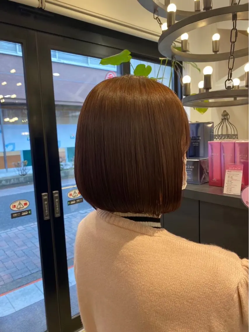 ショート カラー カット 飯田 真季のヘアスタイル